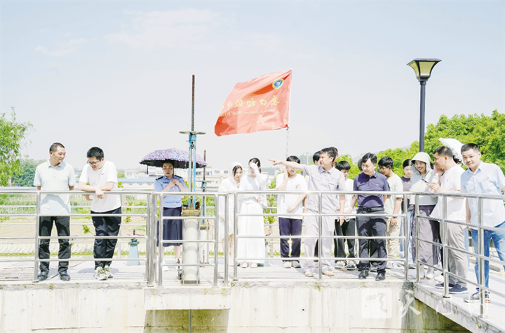 水廠開(kāi)放日見(jiàn)證“放心水”